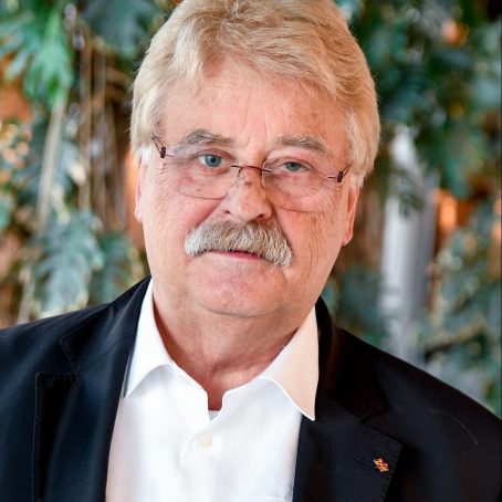 Interview with Elmar BROK